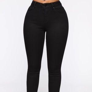 Booty Shaping Black Denim Jeans